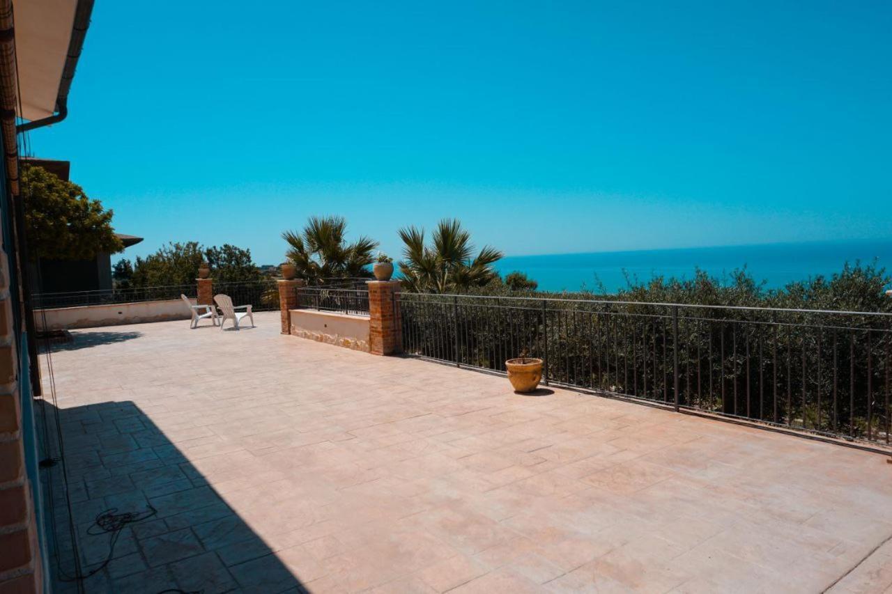 Il Casale Di Bovo Marina Villa มอนตาลเลโกร ภายนอก รูปภาพ